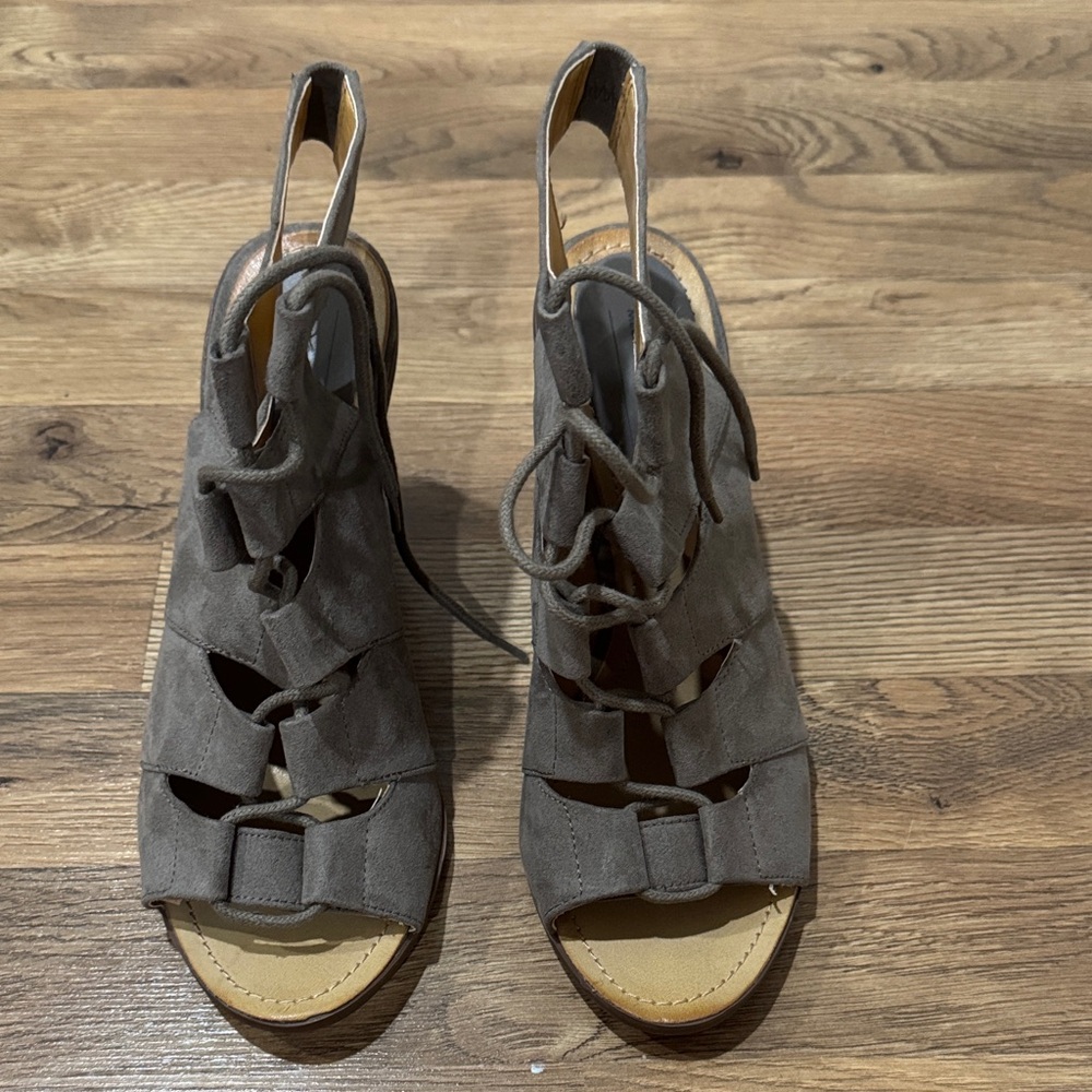 Melrose and Market Suede Lace-Up Sandal Block Heel in Dark Gray Size 8 NWT